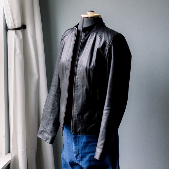 Black Leather Cropped Moto Jacket - Women's Size Small - Kenneth Cole Reaction - Picture 1 of 11